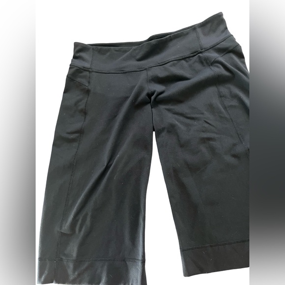 Lululemon Clam Digger II Size 12 Like New - Picture 8 of 8